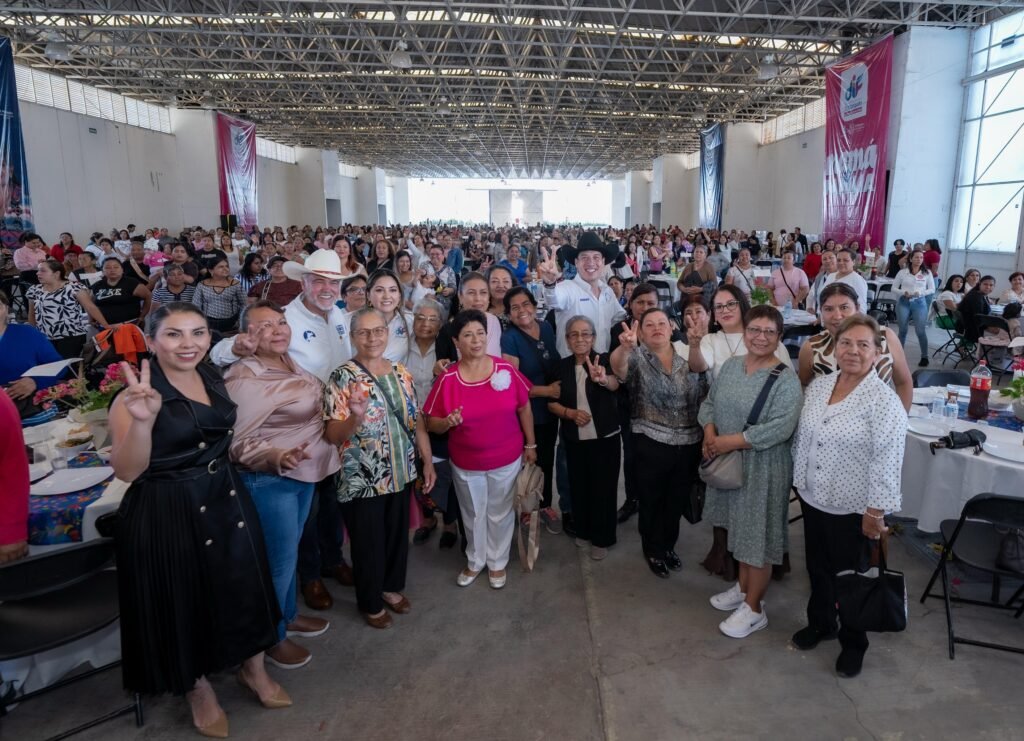 Encabeza Rodrigo Monsalvo encuentro de convivencia para mujeres marquesinas