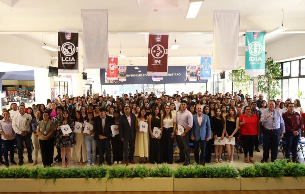 Concluyen 89 jóvenes el programa Bachillerato Avanzado de la UPQ