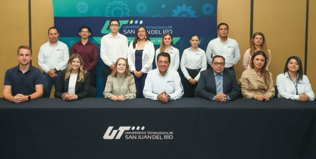 Fortalecen colaboración entre UT San Juan y Bosch Rexroth para impulsar becas estudiantiles