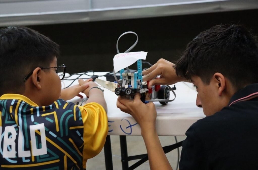 Robotkids 2026 reúne a 110 jóvenes talentos en el Gómez Morin