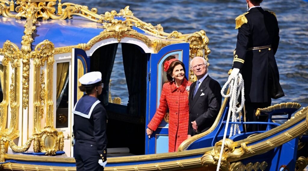 Los reyes de Suecia celebran 50 años de matrimonio con una histórica reunión familiar