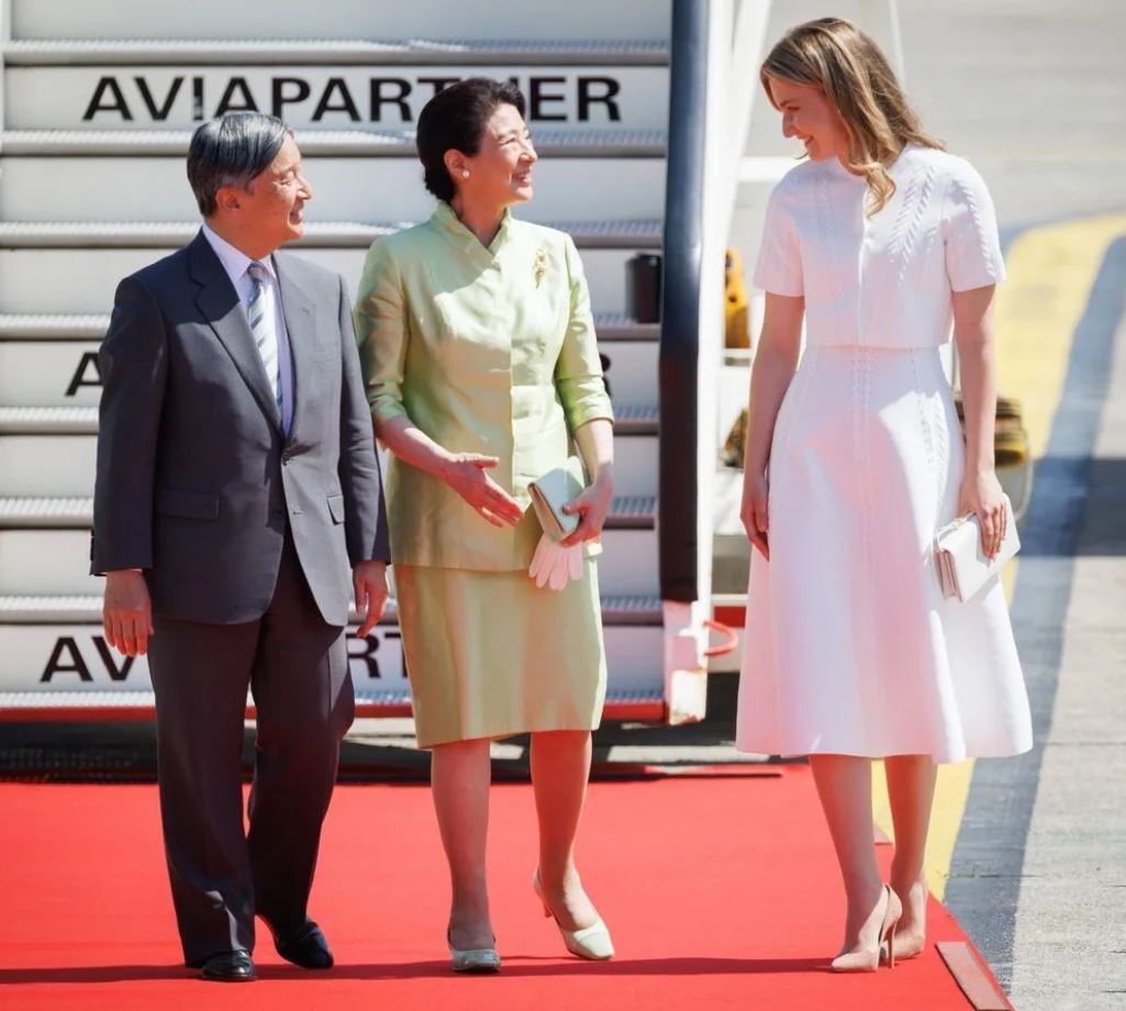 Elisabeth de Bélgica da su primer paso diplomático en solitario al recibir al emperador de Japón
