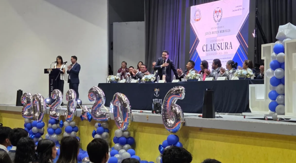 Agustín Dorantes impulsa a jóvenes de San Juan del Río a trazar su futuro