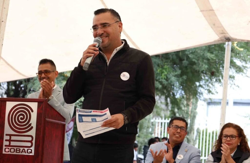 Plantel 13 del COBAQ celebra tres décadas de formación académica