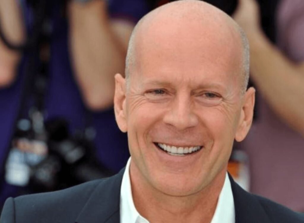 Bruce Willis conmueve con nueva aparición familiar