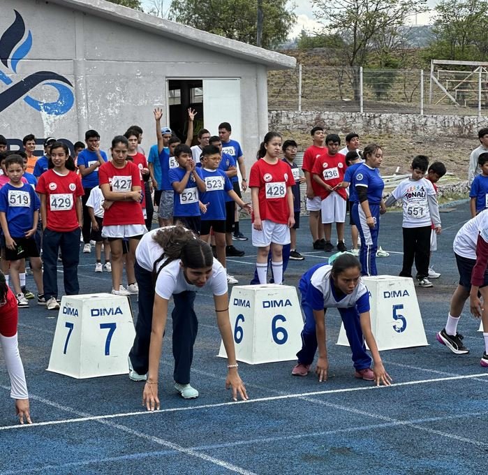 Participan 280 estudiantes en la Competencia Estatal de Atletismo de Educación Especial organizada por USEBEQ