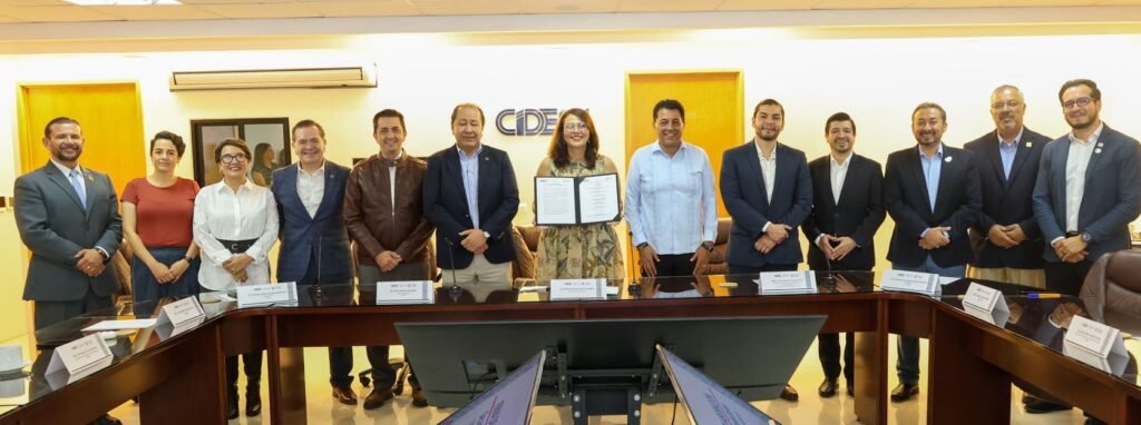 Querétaro impulsa la formación de especialistas en semiconductores