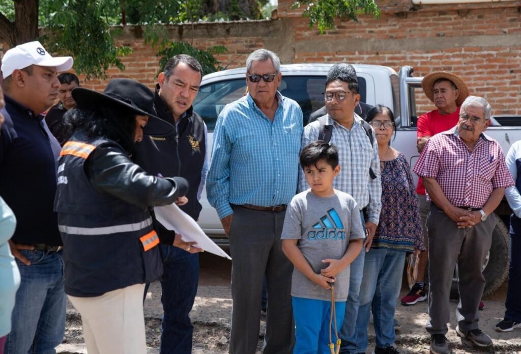 Inician rehabilitación de calle en La Llave con inversión de 3.5 mdp