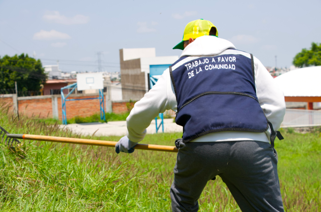Más de 200 infractores realizan trabajo comunitario en Querétaro