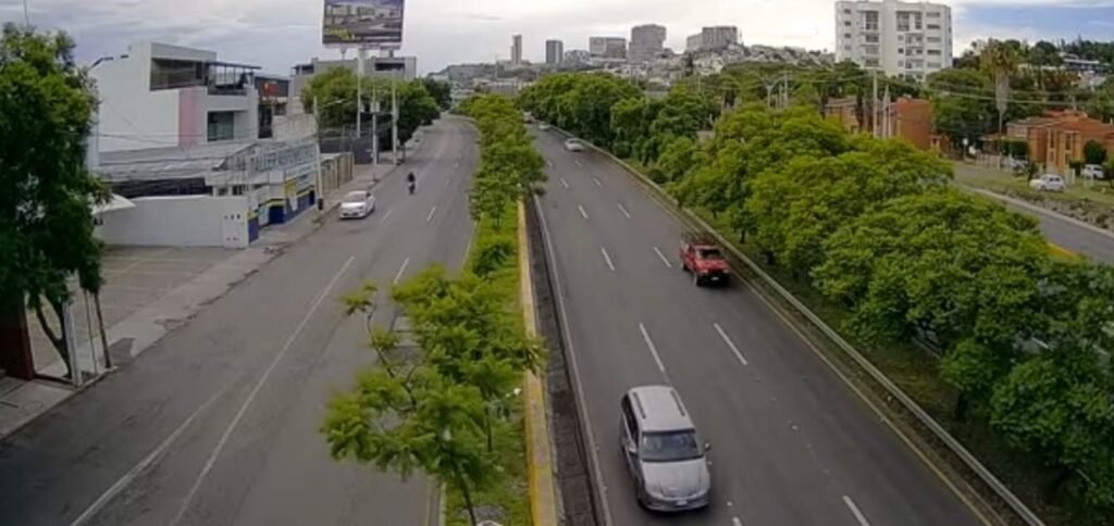 Refuerzan llamado para evitar congestionamientos por obras del tren en Bernardo Quintana