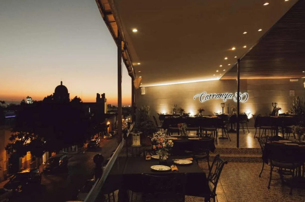 Carranza 50 combina cocina mexicana y vistas desde una terraza del Centro de Querétaro
